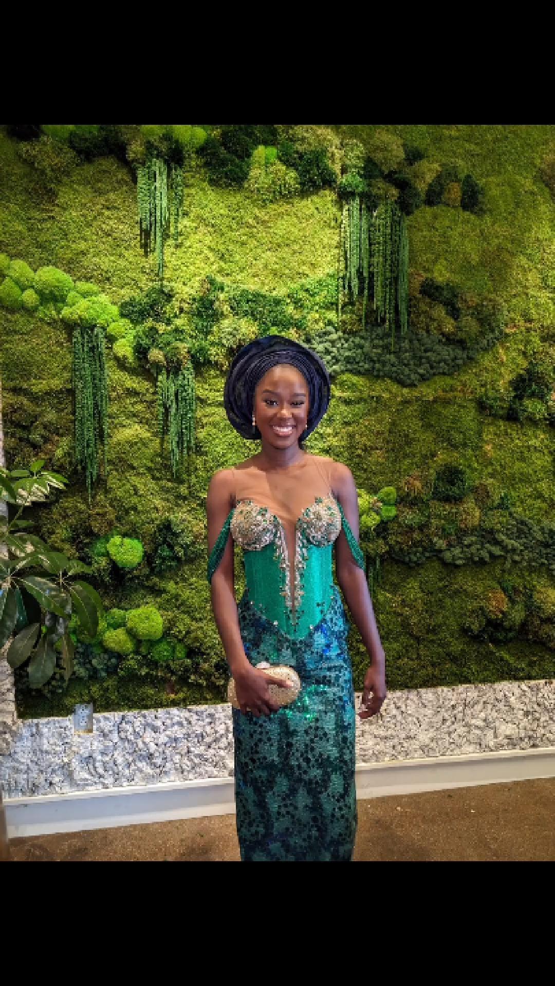 Stylish Deep V Emerald and Gold Asoebi Prom Gown